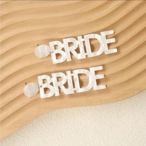 WHITE BRIDE EARRINGS